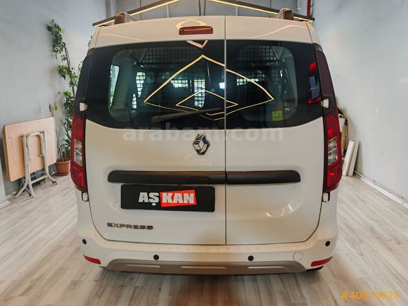 2023 Renault Express 1.5 Touch Boyasız Bakımlı Ekranlı