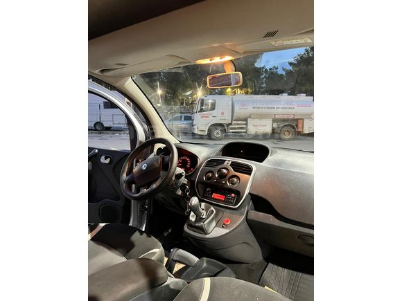 Sahibinden Renault Kangoo Multix 1.5 dCi Touch 2014 Model  300.000 km Gri (Gümüş)