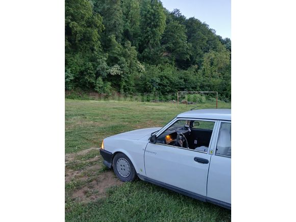 Sahibinden Tofaş Şahin 5 Vites 1993 Model  298.000 km Beyaz