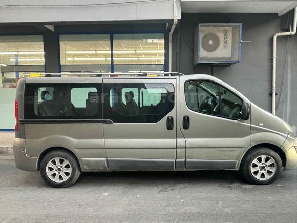 Sahibinden Renault Trafic Passenger 2.0 dCi 