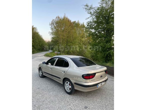 Sahibinden Renault Megane 2.0 RXE 1998 Model 