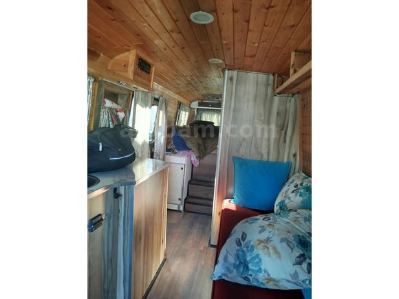 acil tam zamanlı motokaravan