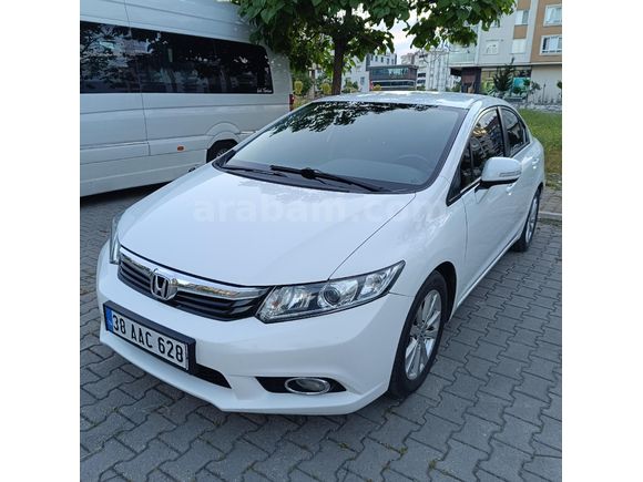 Sahibinden Honda Civic 1.6i VTEC Dream Kazasız boyasız 2014 Model  190.000 km Beyaz