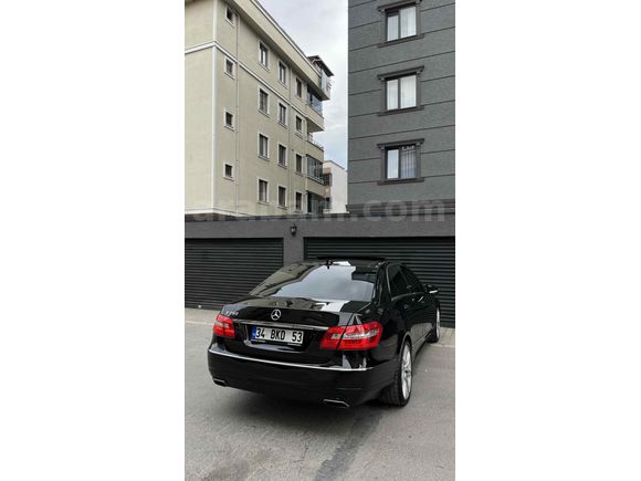 2012 Mercedes-Benz E-Class 
E250 CGI PREMIUM Paket 