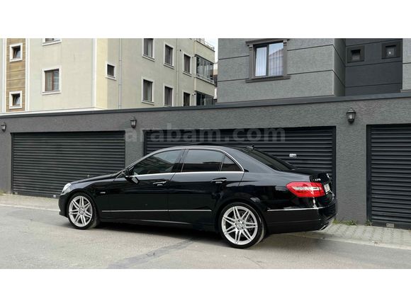 2012 Mercedes-Benz E-Class 
E250 CGI PREMIUM Paket 