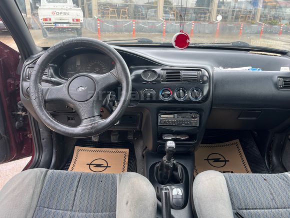 Ford Escort 1.8 CLX 1996 Model 