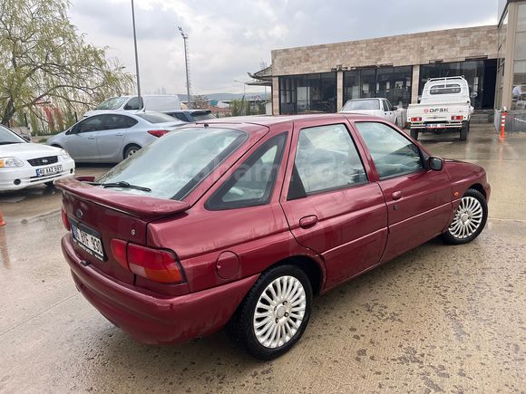 Ford Escort 1.8 CLX 1996 Model 