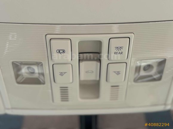 2019 MODEL DİZEL OTOMATİK CAM TAVANLI DEĞİŞENSİZ DÜŞÜK KM FULL