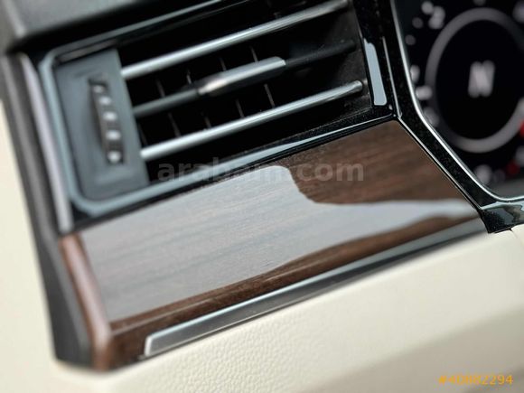 2019 MODEL DİZEL OTOMATİK CAM TAVANLI DEĞİŞENSİZ DÜŞÜK KM FULL