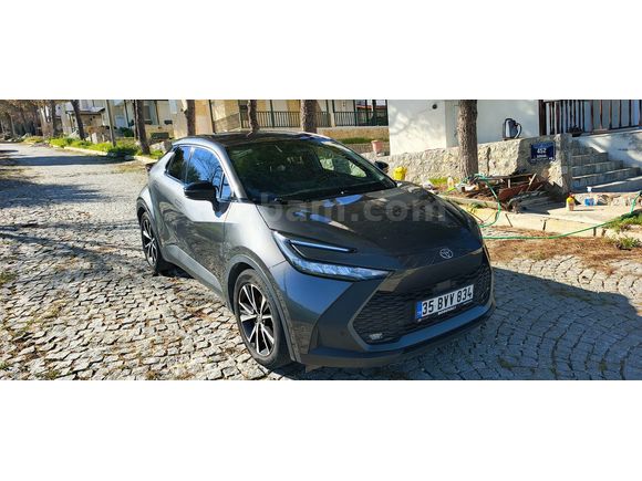 Sahibinden Toyota C-HR 1.8 Hybrid Passion 2023 Model 