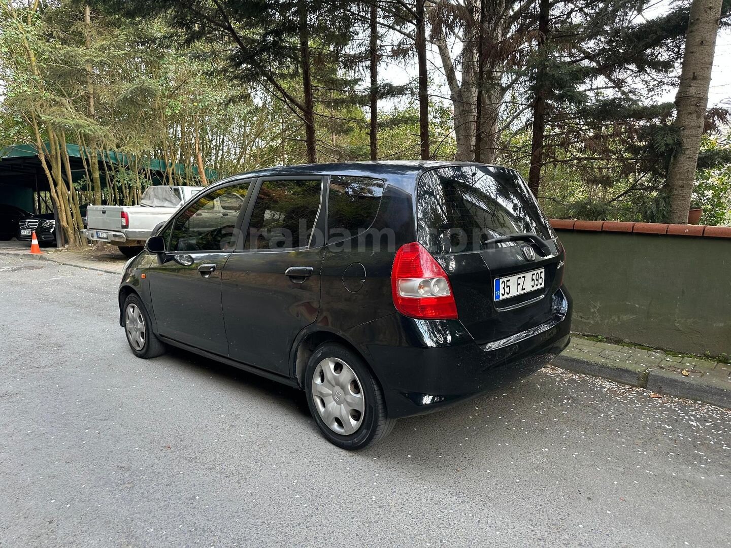 Sahibinden Honda Jazz 1.4 LS 2006 Model İstanbul 233.000 km Siyah 4