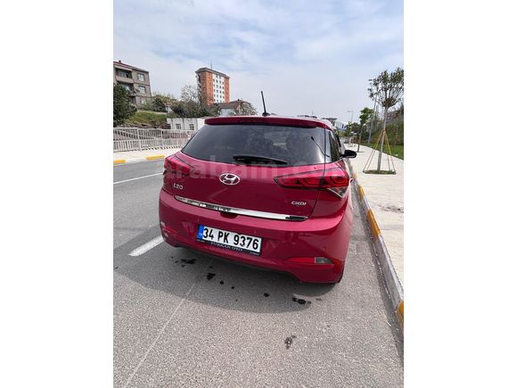 Sahibinden Cam tavanli Hyundai i20 1.4 CRDi Style 2017 Model