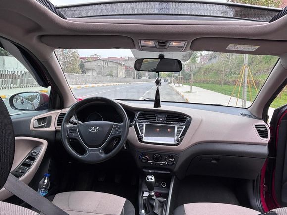 Sahibinden Cam tavanli Hyundai i20 1.4 CRDi Style 2017 Model