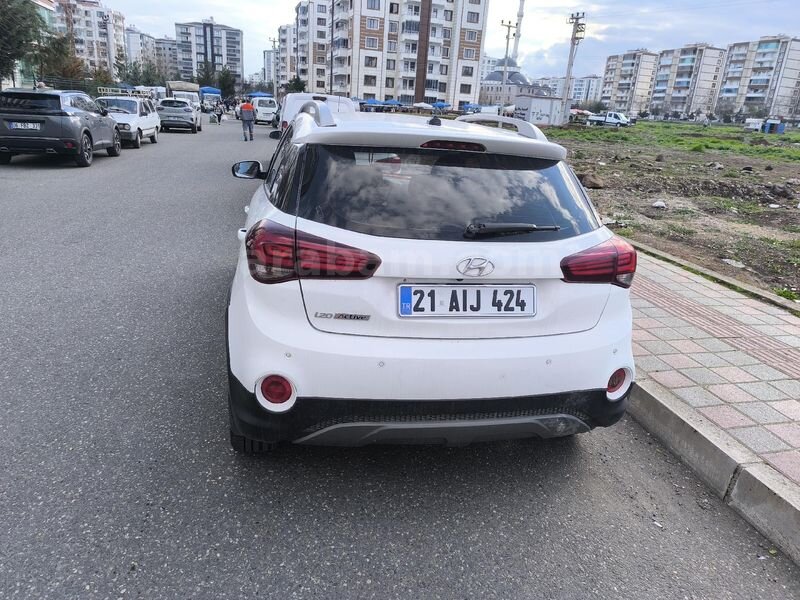 Sahibinden Hyundai i20 Active 1.4 MPi Elite Smart 2020 Model Diyarbakır 100.000 km Beyaz