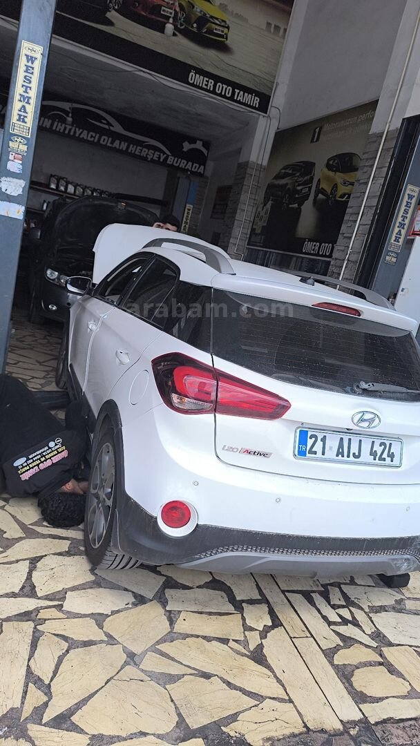 Sahibinden Hyundai i20 Active 1.4 MPi Elite Smart 2020 Model Diyarbakır 100.000 km Beyaz 3