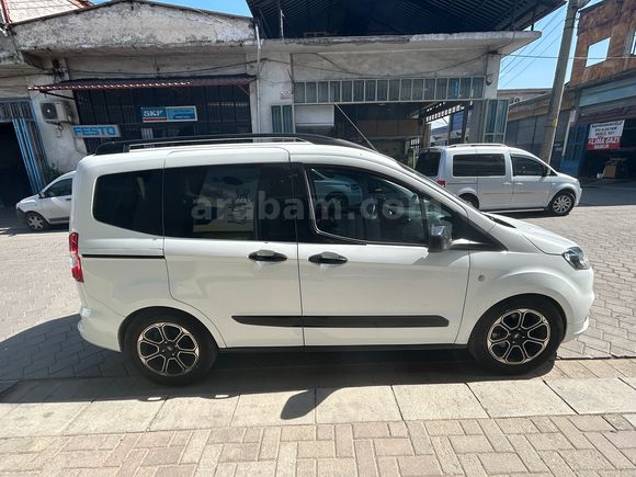 Sahibinden Garantisi Devam Eden Ford Tourneo Courier 1.0 EcoBoost Titanium Plus 