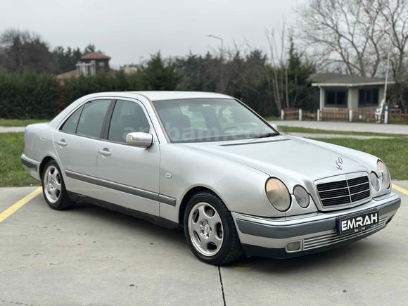 MERCEDES E230 ELEGANCE OTOMATİK VİTES ELEKTRİKLİ KOLTUK - TR EN UYGUNU
