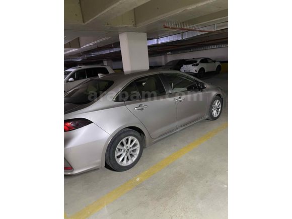 Sahibinden Toyota Corolla 1.5 Dream 2021 Model  temiz araç 