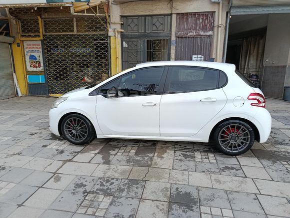 Sahibinden Peugeot 208 1.0 VTi Access 2014 Model Elazığ 147.000 km Beyaz