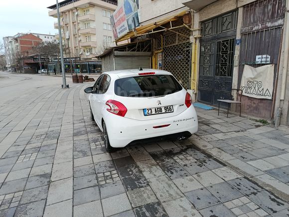 Sahibinden Peugeot 208 1.0 VTi Access 2014 Model Elazığ 147.000 km Beyaz