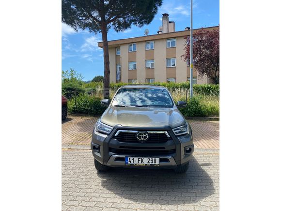 Sahibinden Toyota Hilux 2.4 D-4D 4x4 Invincible 2023 Model 