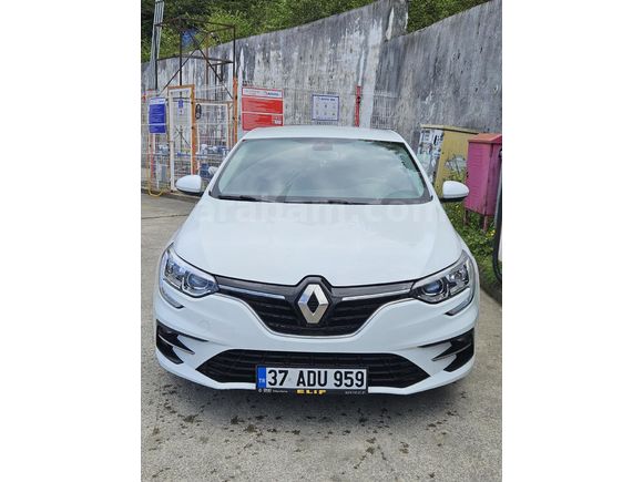 Sahibinden Renault Megane 1.3 TCe Touch 2023 Model  32.700 km Beyaz