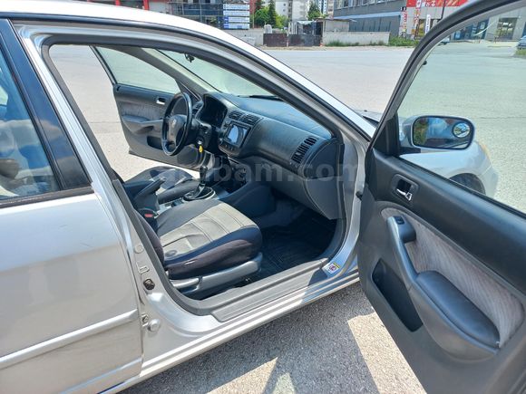 Sahibinden Honda Civic 1.6i VTEC ES 2003 Model