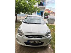 Sahibinden Hyundai Accent Blue 1.6 CRDI Mode Plus 2014 Model 