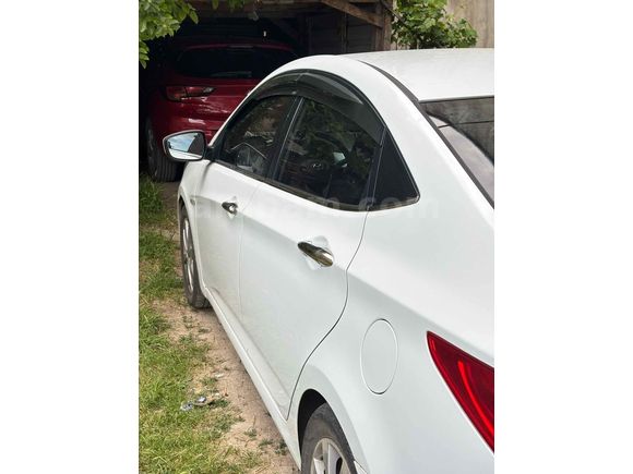 Sahibinden Hyundai Accent Blue 1.6 CRDI Mode Plus 2014 Model 