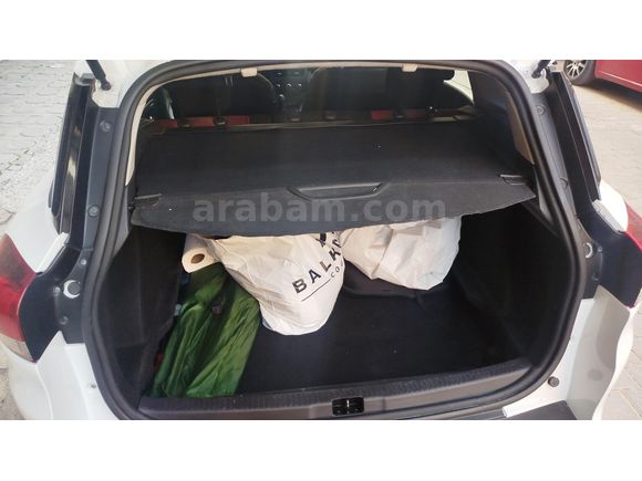Sahibinden Renault Clio 1.5 dCi SportTourer Joy 2014 Model  243.750 km Beyaz