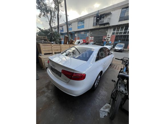 2013 TRAFİK ÇIKIŞLI MAKYAJLI KASA BAKIMLI 2.0 TDI MULTİTRONİC SUNROOF