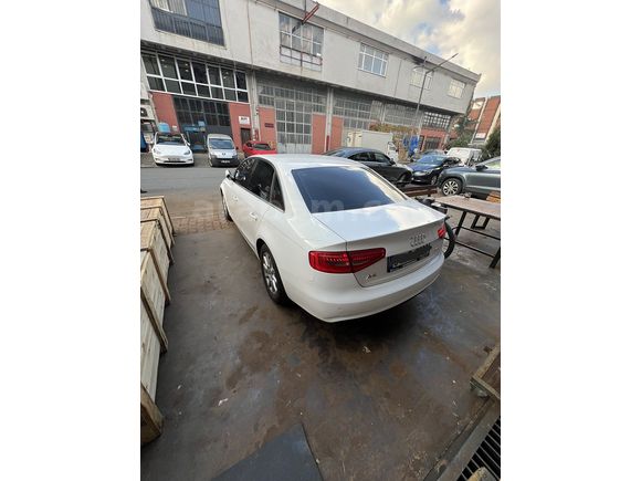 2013 TRAFİK ÇIKIŞLI MAKYAJLI KASA BAKIMLI 2.0 TDI MULTİTRONİC SUNROOF