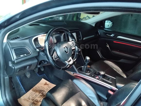 Sahibinden Renault Megane 1.6 dCi Icon 2016 Model kitapcigi ve yedek anahtari mevcut  sanruf deri doseme mesaj koltugu