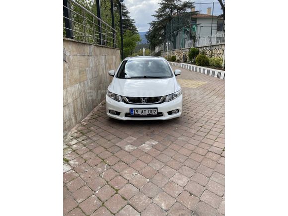 Sahibinden Honda Civic 1.6i VTEC Eco Elegance 2015 Model  288.000 km Beyaz