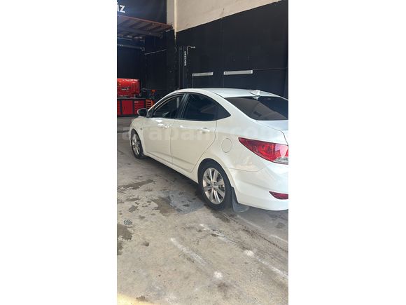 Sahibinden Hyundai Accent Blue 1.6 CRDI Mode Plus 2018 Model 