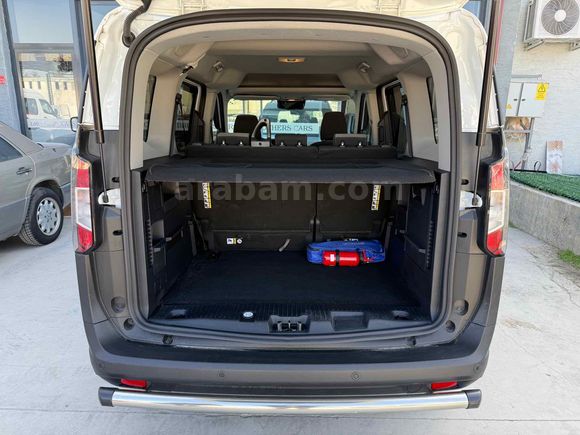 Galeriden Ford Tourneo Courier 1.5 EcoBlue Titanium 2025 Model Antalya