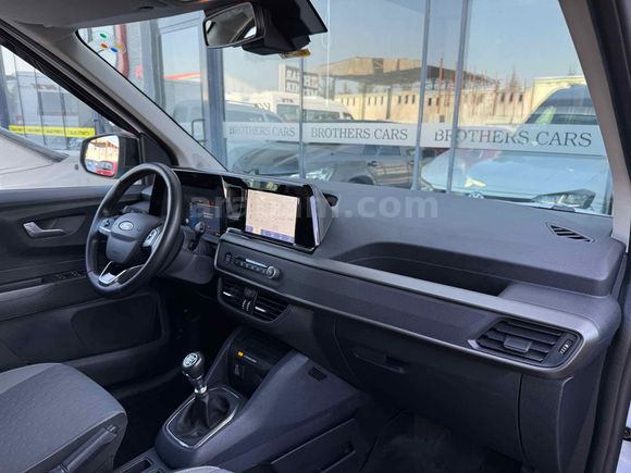 Galeriden Ford Tourneo Courier 1.5 EcoBlue Titanium 2025 Model Antalya