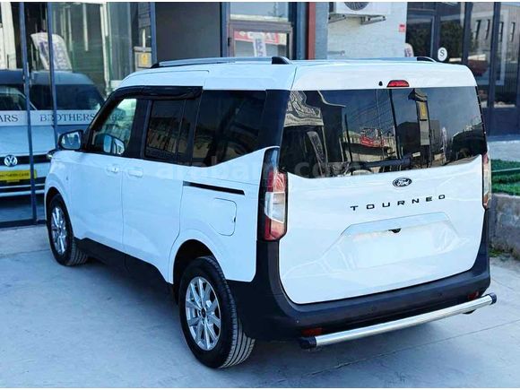 Galeriden Ford Tourneo Courier 1.5 EcoBlue Titanium 2025 Model Antalya