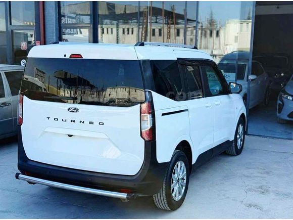 Galeriden Ford Tourneo Courier 1.5 EcoBlue Titanium 2025 Model Antalya