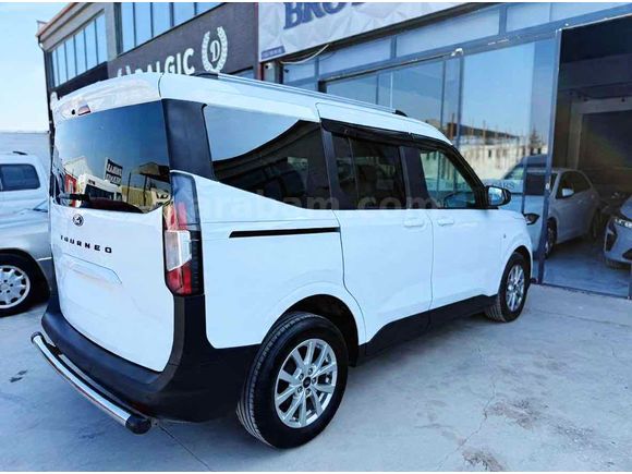 Galeriden Ford Tourneo Courier 1.5 EcoBlue Titanium 2025 Model Antalya