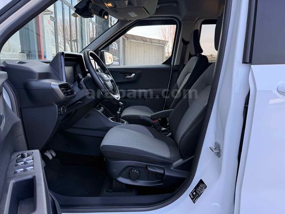 Galeriden Ford Tourneo Courier 1.5 EcoBlue Titanium 2025 Model Antalya