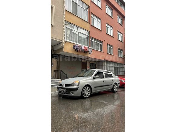 Servis çalışanından bakımlı clio 2