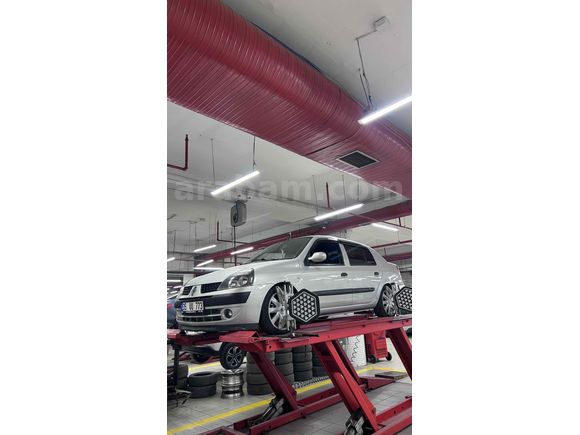 Servis çalışanından bakımlı clio 2