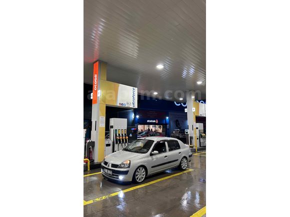 Servis çalışanından bakımlı clio 2