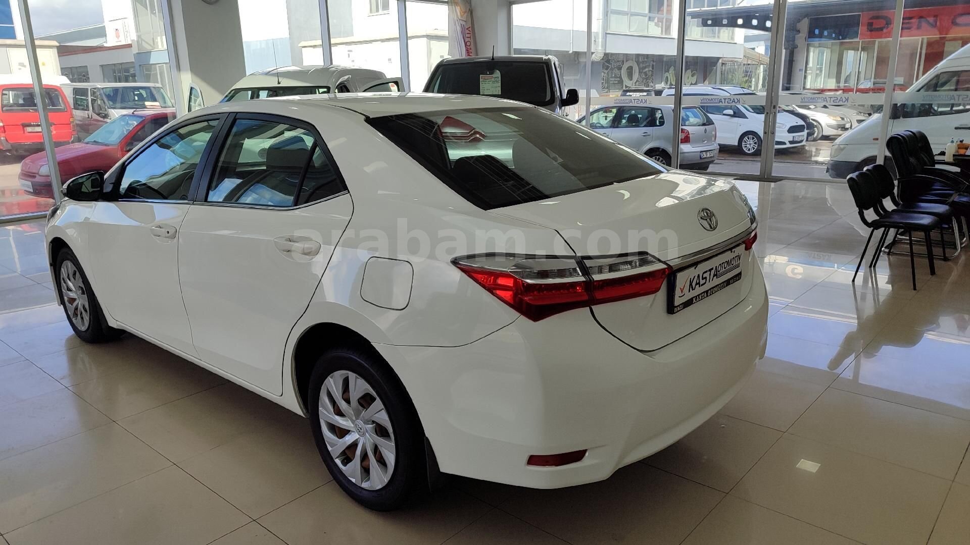 Galeriden Toyota Corolla 1.4 D-4D Advance 2017 Model Denizli 242.550 km Beyaz 6