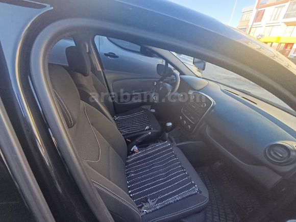 Orjinal Yıldız Siyahı Renkli Sahibinden Renault Clio 1.5 DCI Joy 2017 Model