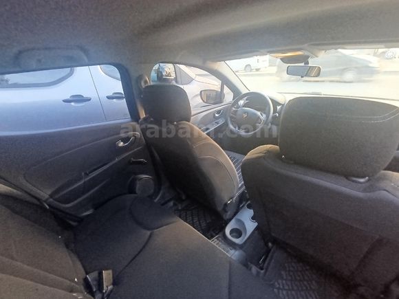 Orjinal Yıldız Siyahı Renkli Sahibinden Renault Clio 1.5 DCI Joy 2017 Model