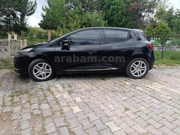 Orjinal Yıldız Siyahı Renkli Sahibinden Renault Clio 1.5 DCI Joy 2017 Model