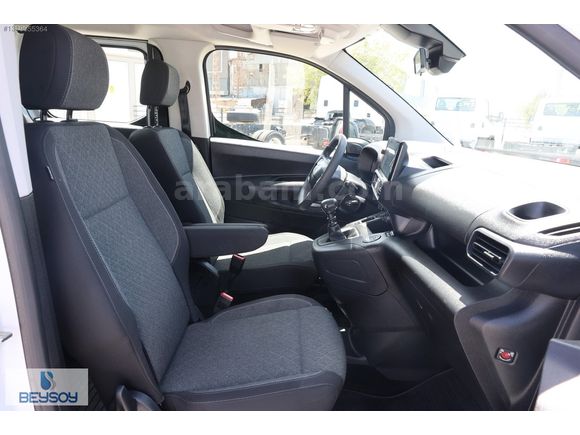 BÜYÜKSOYLU BEYSOY'DAN 2025 OPEL COMBO ESSENTIAL 1.5 D M/T 130 Hp