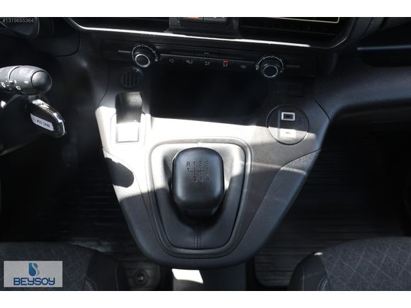 BÜYÜKSOYLU BEYSOY'DAN 2025 OPEL COMBO ESSENTIAL 1.5 D M/T 130 Hp